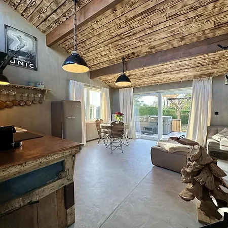 Chez Brigitte * דורבורי
